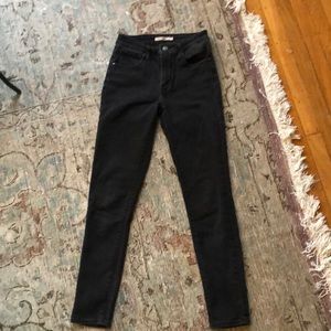 Levi’s 721 high rise skinny black size 26